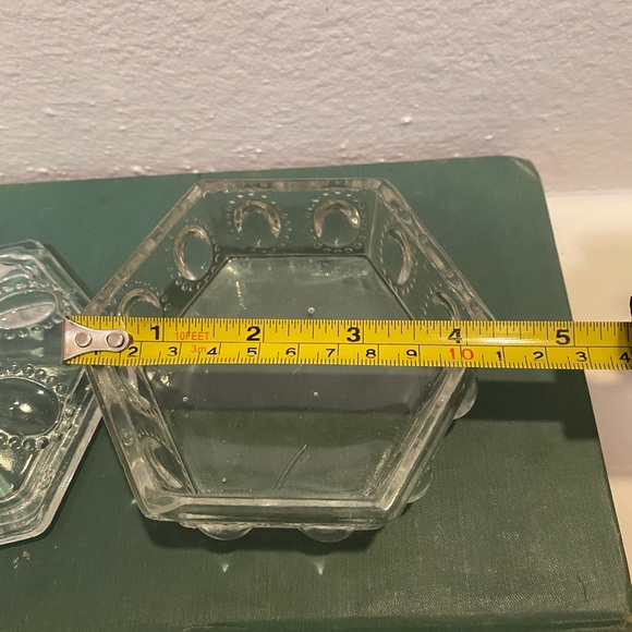 Vintage L.E. Smith Victorian Beaded Glass Hexagonal Trinket Box - Picture 8 of 8